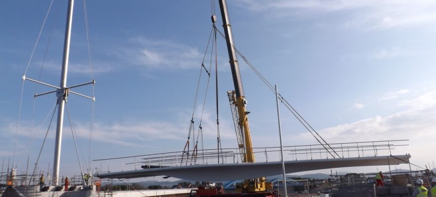 Foryd Bridge Lifting in of the first span at site