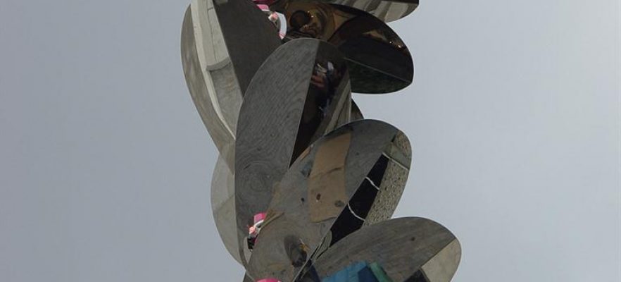 Birmingham Lightwands View of underside of the stainless leaves and rotational bearings